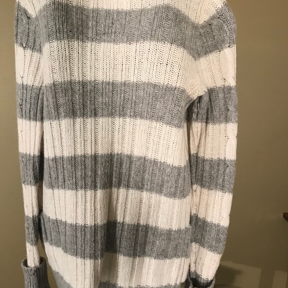 Cardigan by Hollister - Picture 2 of 4